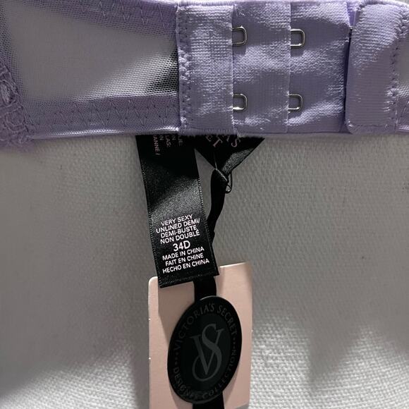 Victoria’s Secret Set, Sexy Unlined Demi Lace Bra/Garter/Panty, Light Purple - Picture 7 of 12